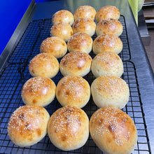 Load image into Gallery viewer, Sourdough Brioche Burger/Sandwich Buns