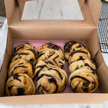 Load image into Gallery viewer, Brioche Chocolate Knots