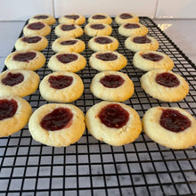 Load image into Gallery viewer, Holiday Cookie Box