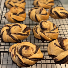 Load image into Gallery viewer, Brioche Chocolate Knots