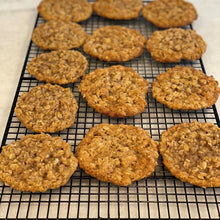 Load image into Gallery viewer, Fall in Love (Oatmeal Nutmeg Cookies)