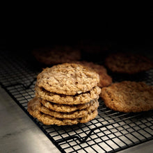 Load image into Gallery viewer, Fall in Love (Oatmeal Nutmeg Cookies)
