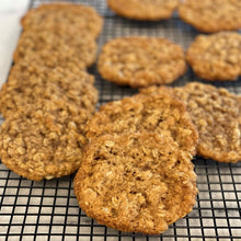 Load image into Gallery viewer, Fall in Love (Oatmeal Nutmeg Cookies)