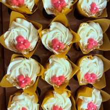 Load image into Gallery viewer, Variety of Cupcakes
