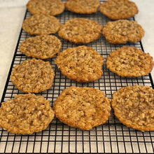Load image into Gallery viewer, Fall in Love (Oatmeal Nutmeg Cookies)
